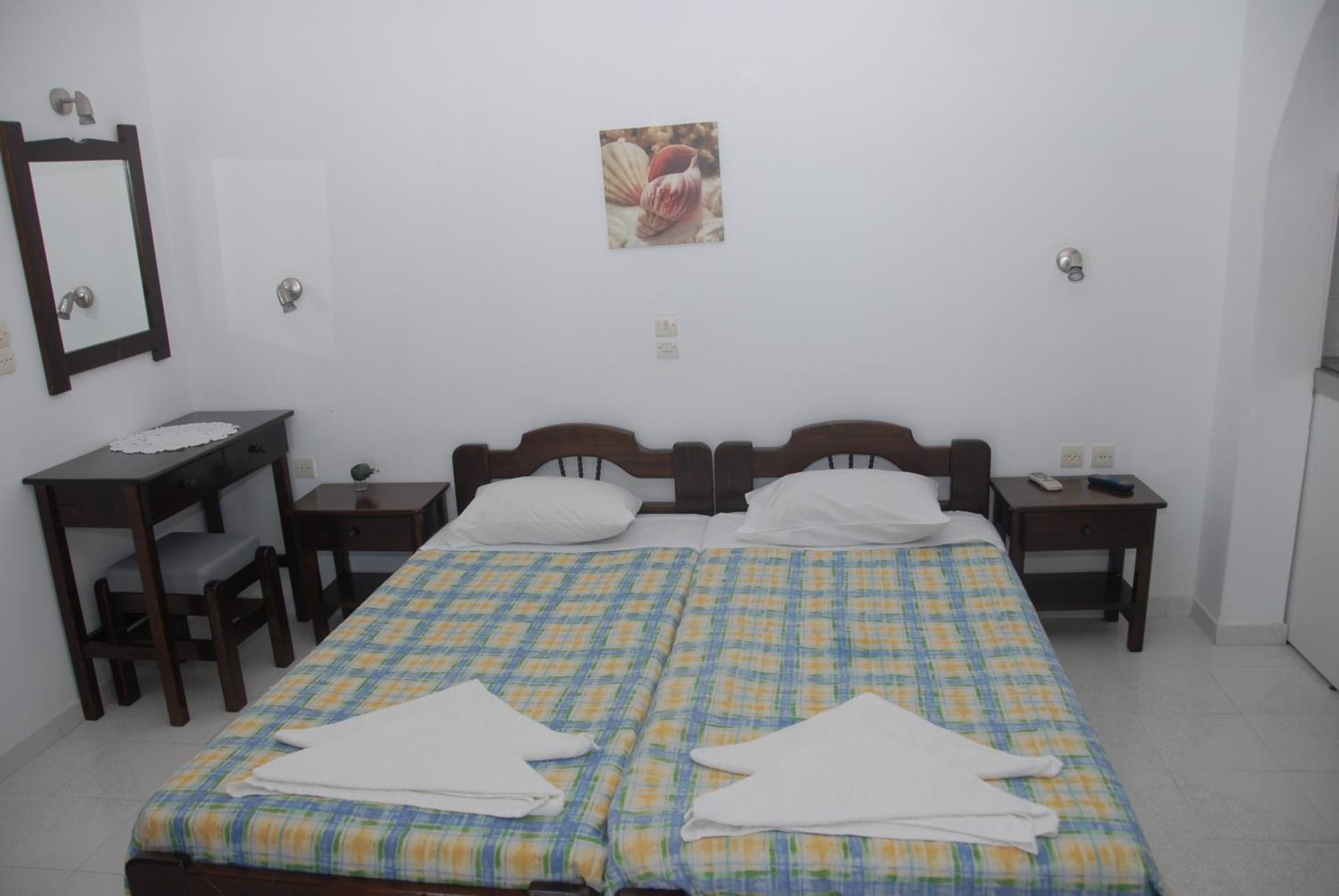 Plaza Studios Agia Anna  Exterior photo