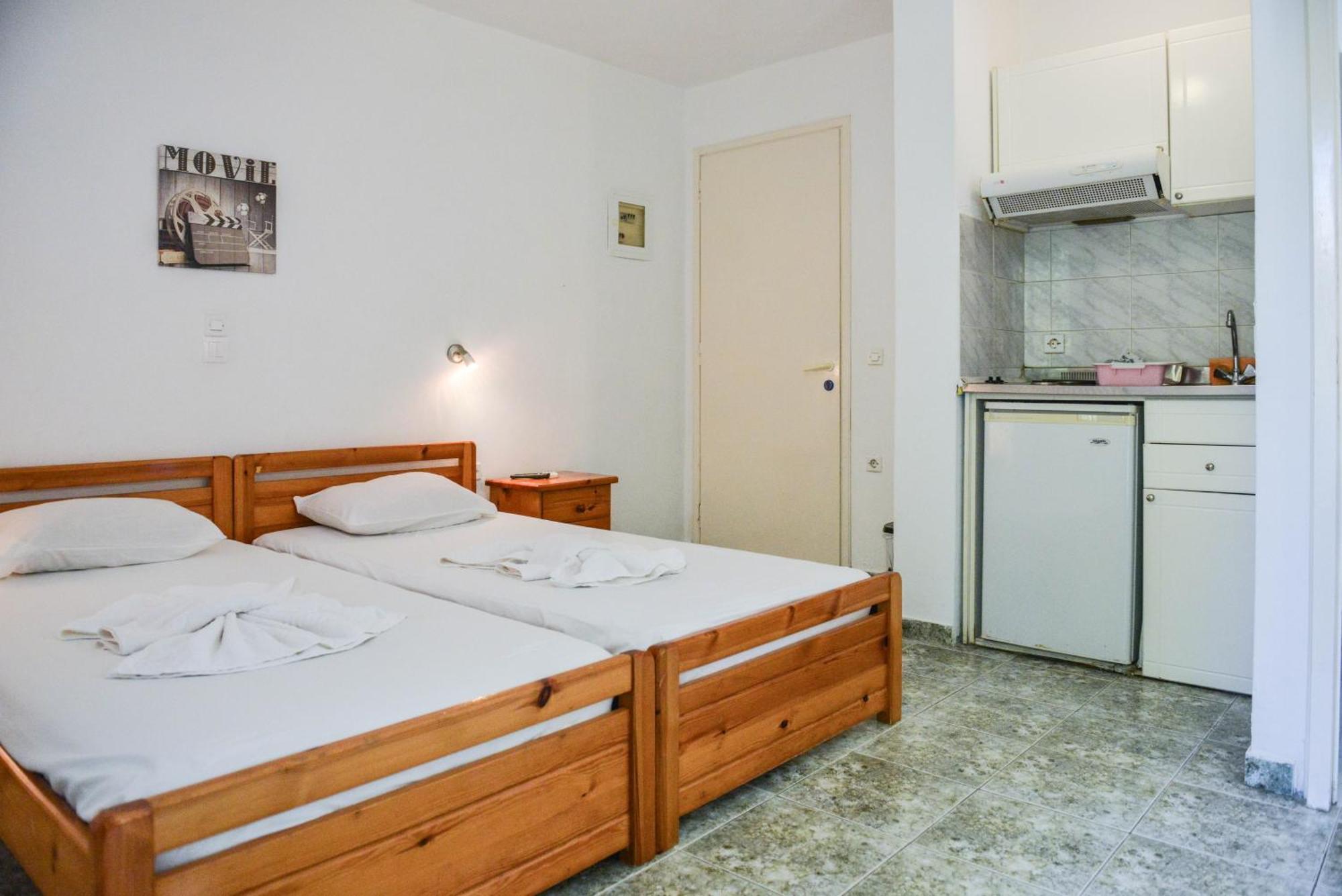 Plaza Studios Agia Anna  Exterior photo