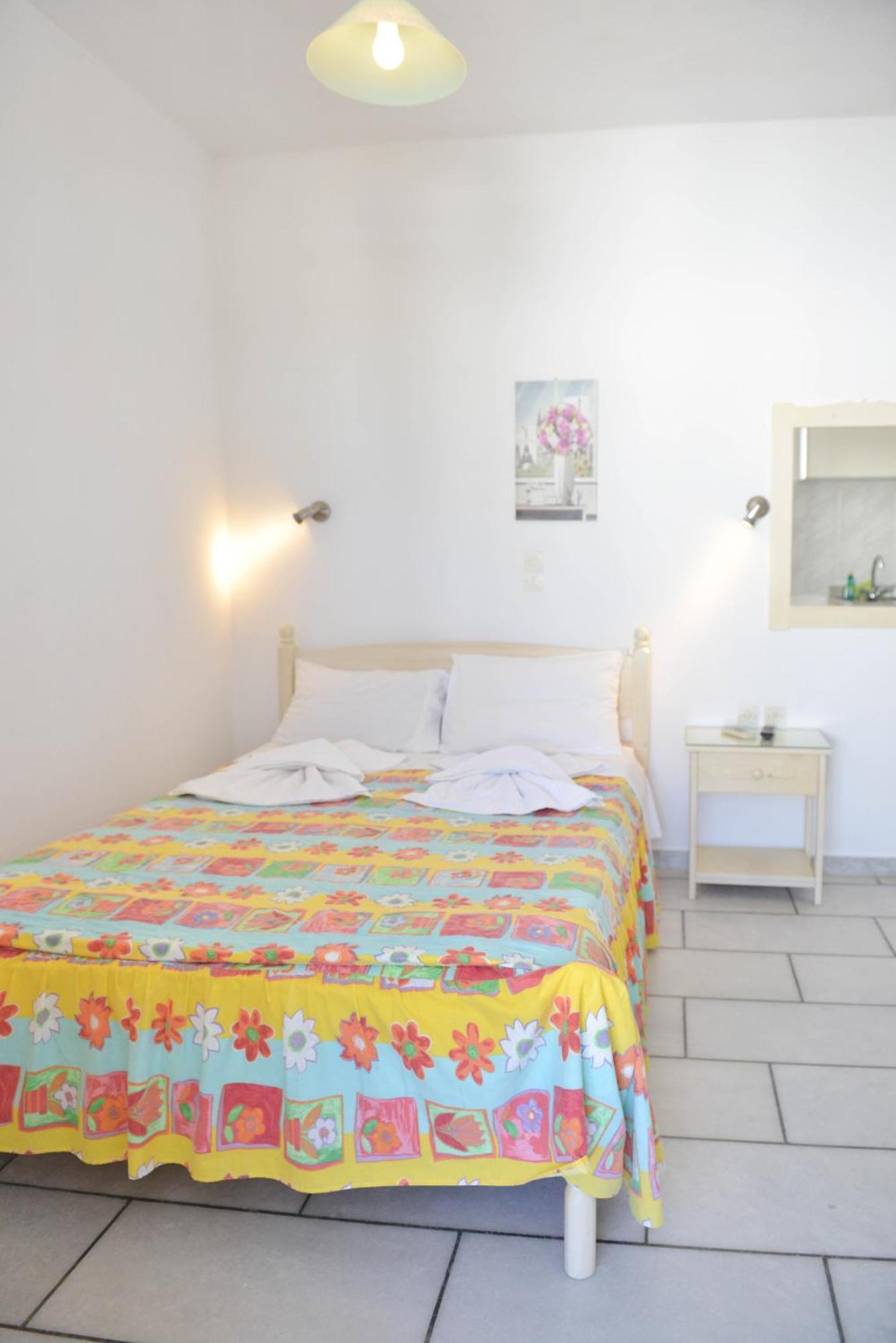 Plaza Studios Agia Anna  Exterior photo