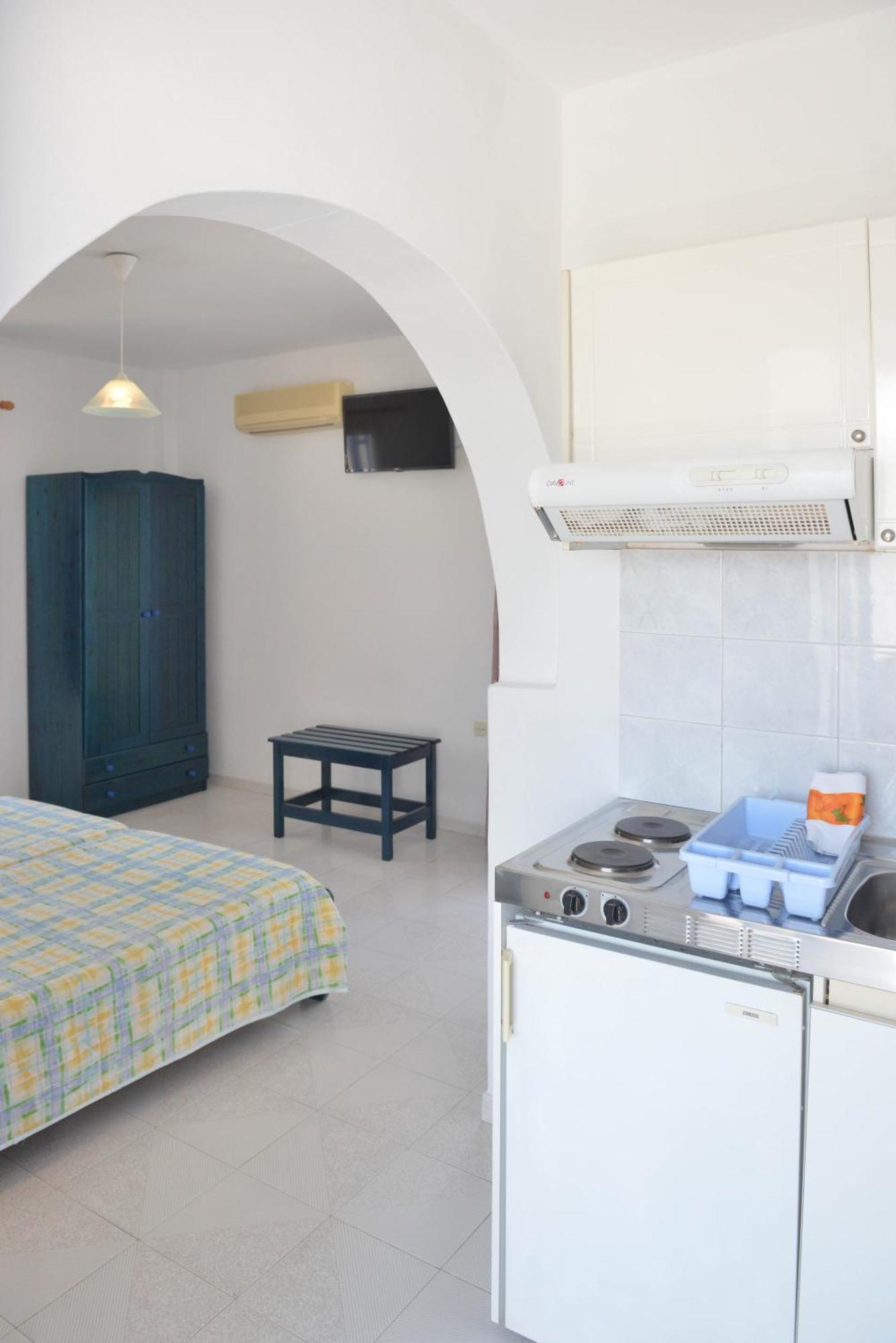 Plaza Studios Agia Anna  Exterior photo