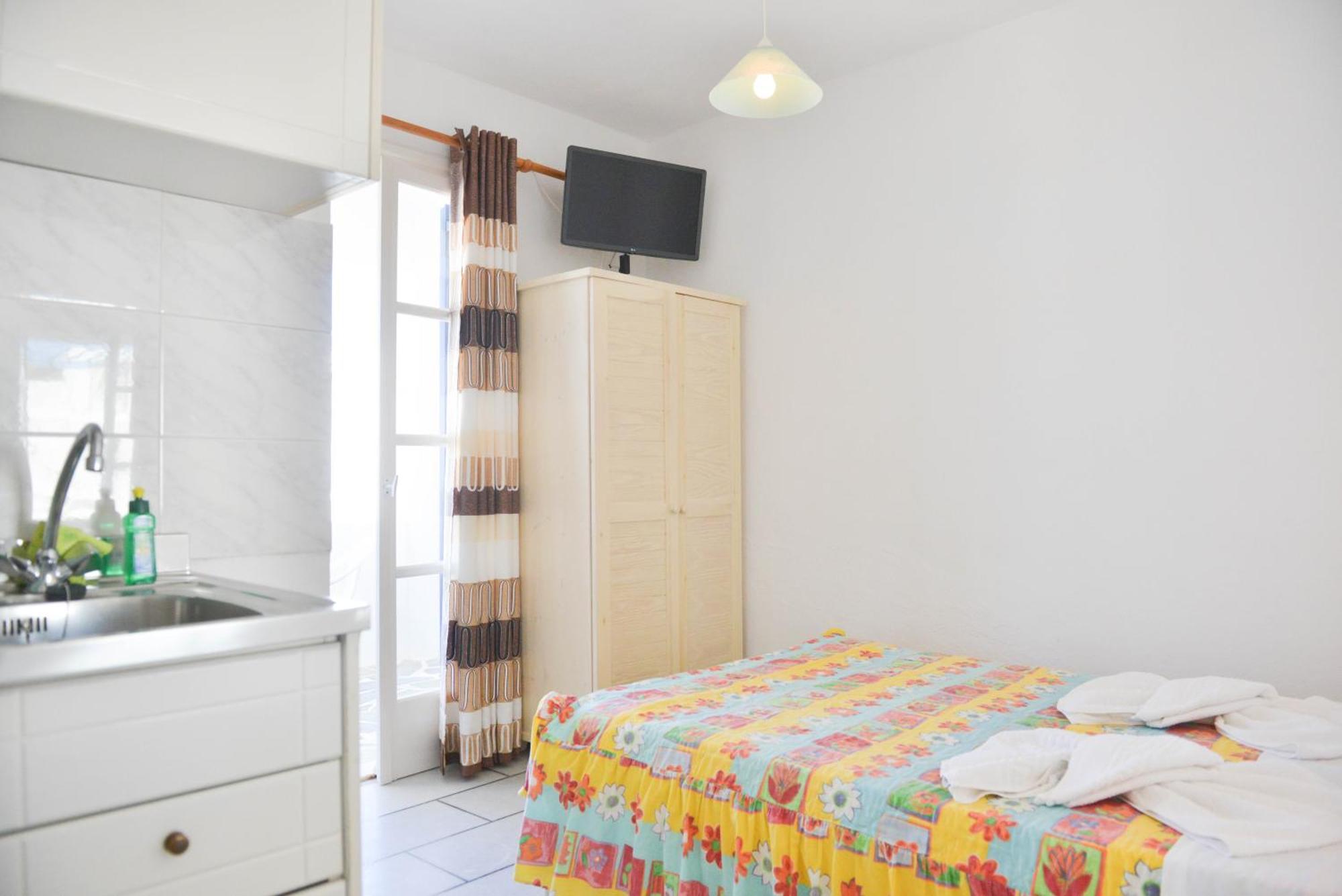 Plaza Studios Agia Anna  Exterior photo