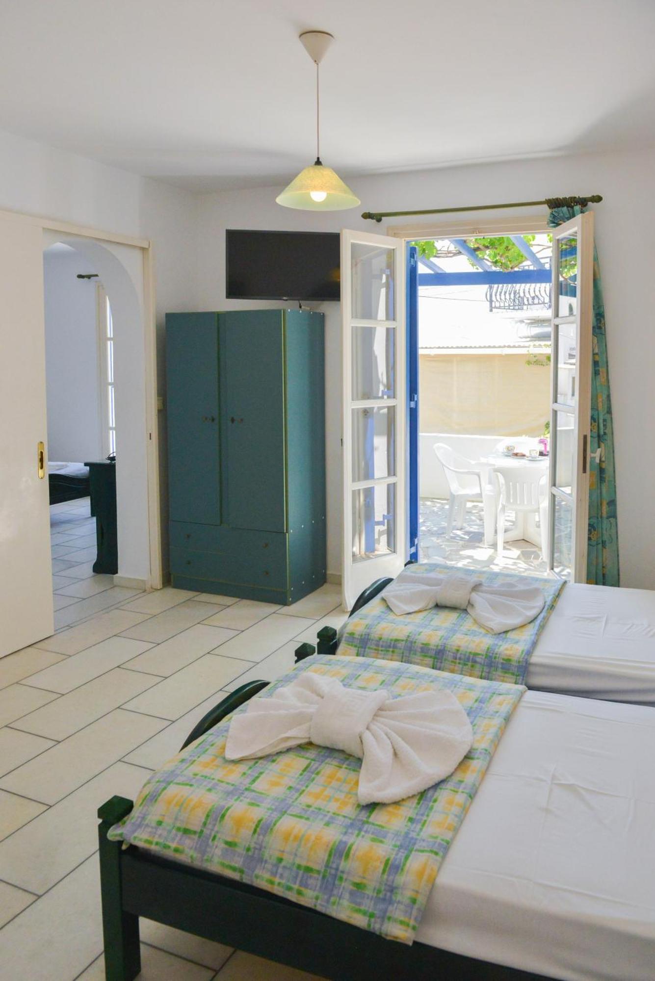 Plaza Studios Agia Anna  Exterior photo