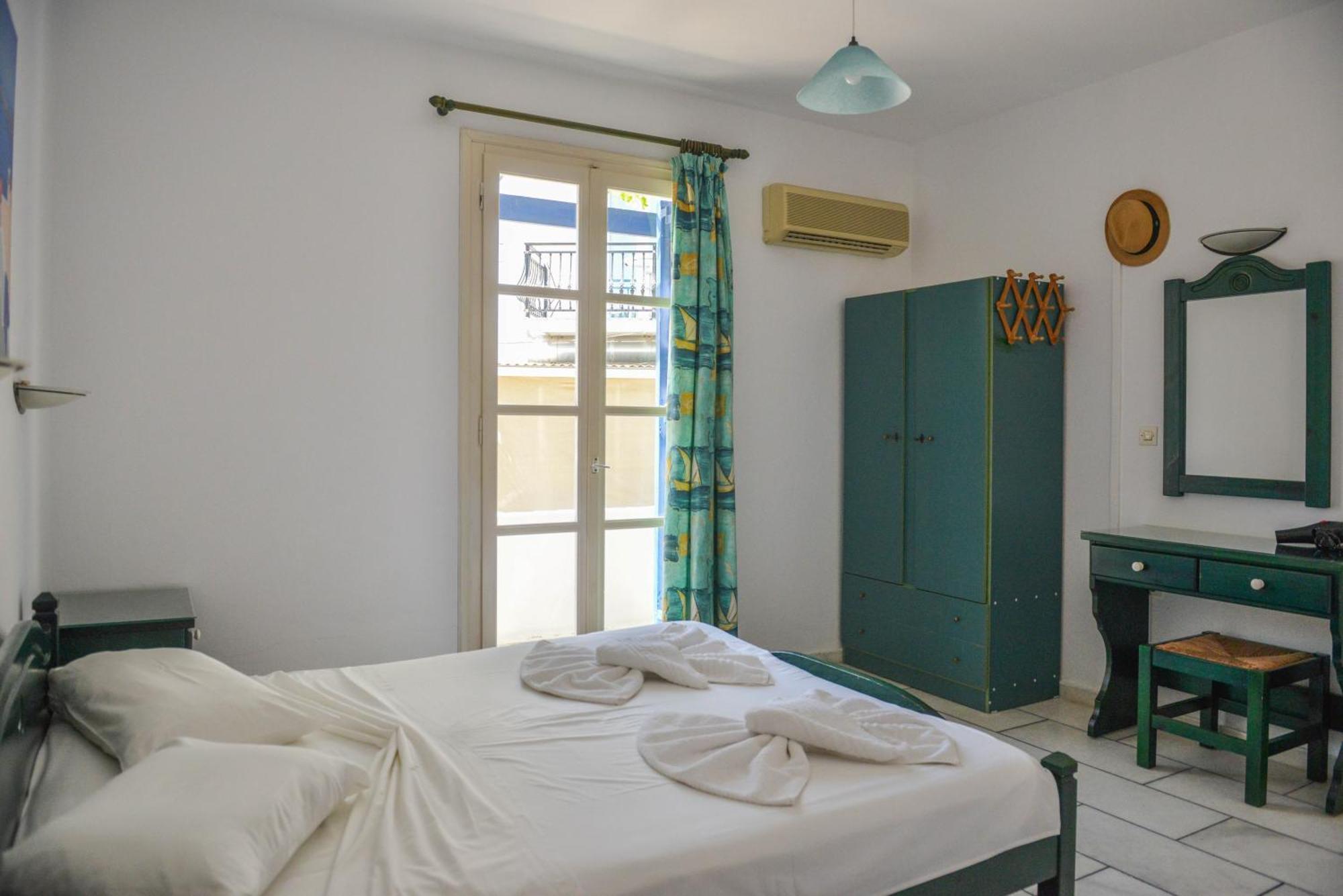 Plaza Studios Agia Anna  Exterior photo