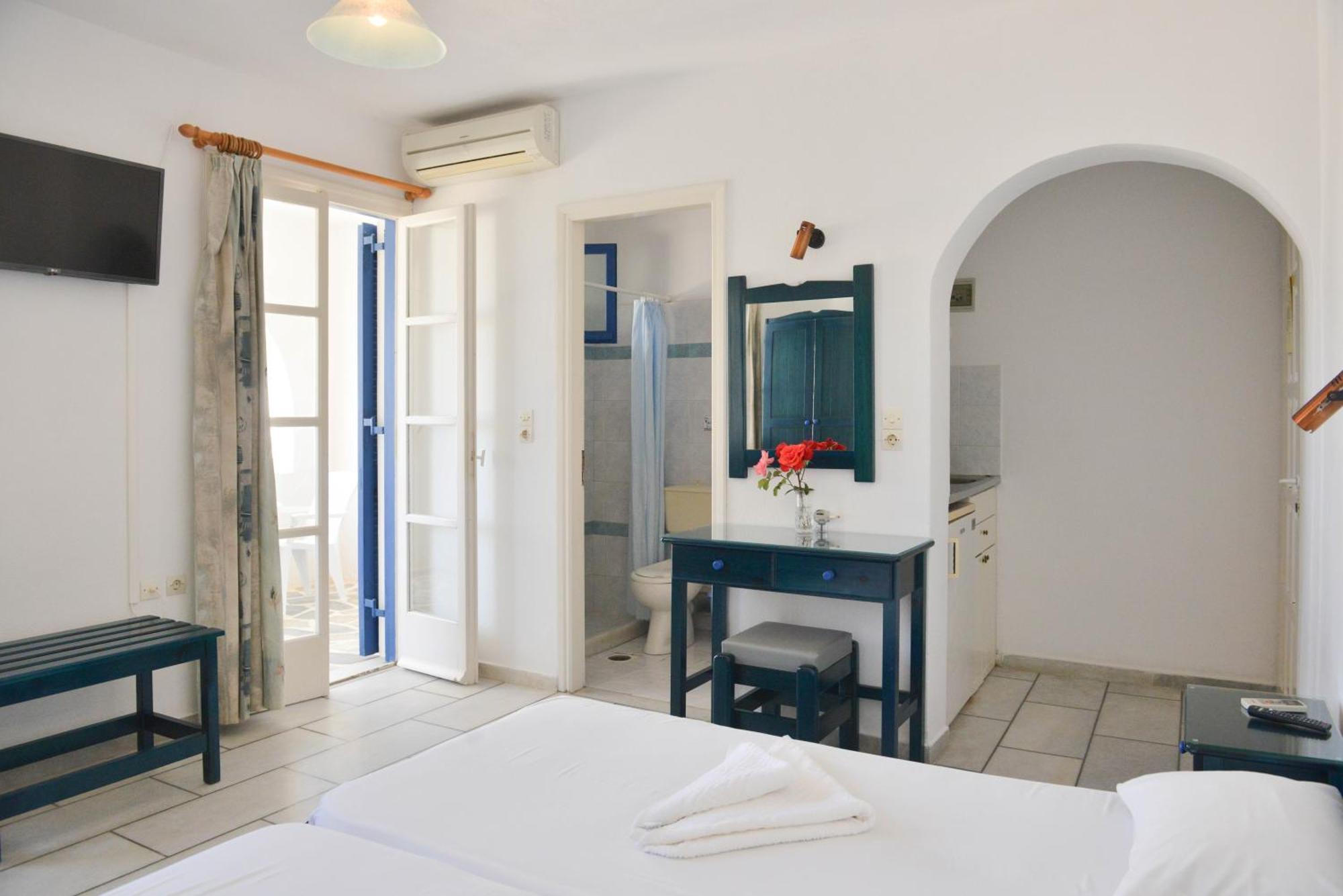 Plaza Studios Agia Anna  Exterior photo