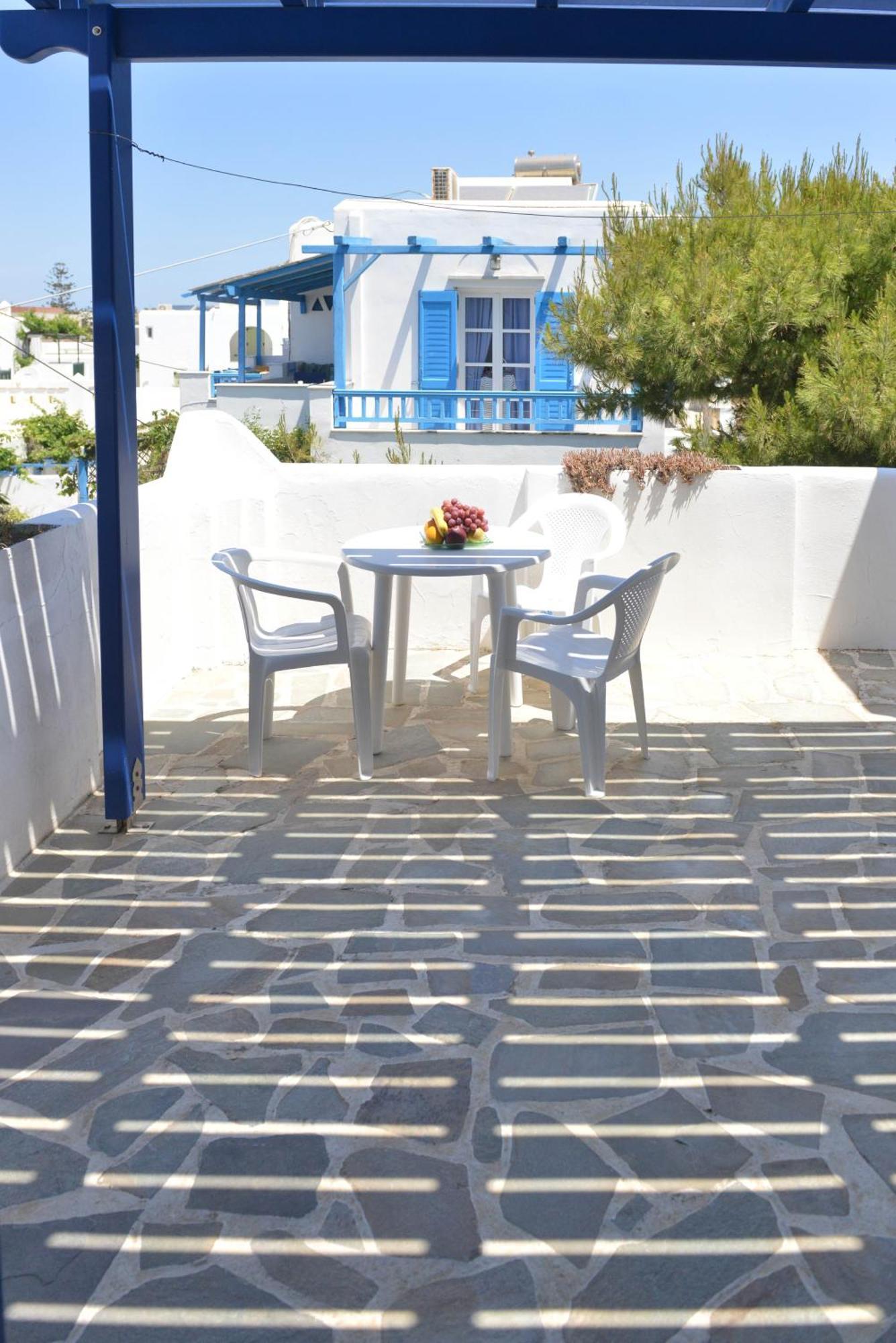 Plaza Studios Agia Anna  Exterior photo
